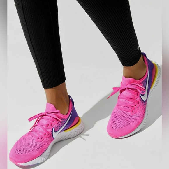 Nike Epic React Flyknit 2 Laser Fuchsia Pulse W Size 7.5MSRP $150.00 - Picture 1 of 12